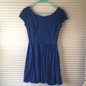 B. Darlin Juniors Lace Dress